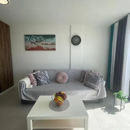 Royal View - Playa De Americas 公寓 *